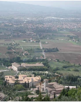 Blick vom Rocca Macciore auf Portiuncola - Judiths und Philipps H�henpicknick
