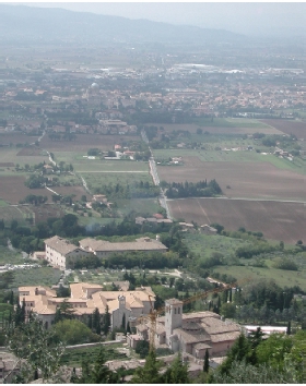 Blick vom Rocca Macciore auf Portiuncola - Judiths und Philipps Höhenpicknick